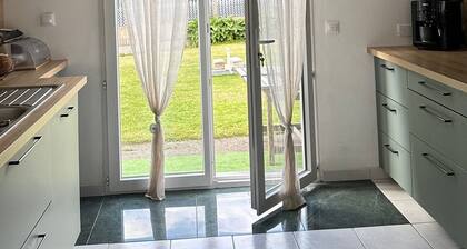Family home in Gâvres, beach 150m away, comfort and relaxation, sleeps 6.