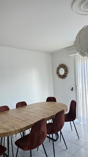 Dining - Family home in Gâvres, beach 100m away, for 6/8 people. (Gâvres)