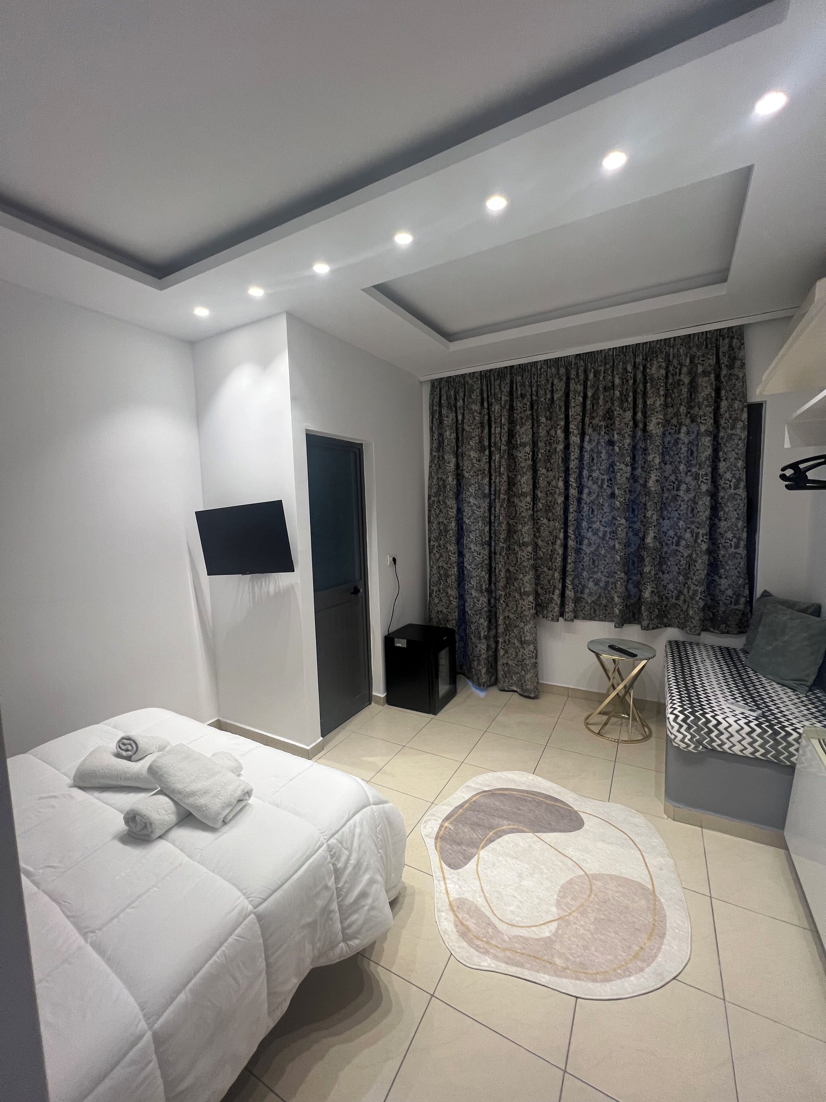 Classic Double Room, Balcony, Lake View | Free WiFi