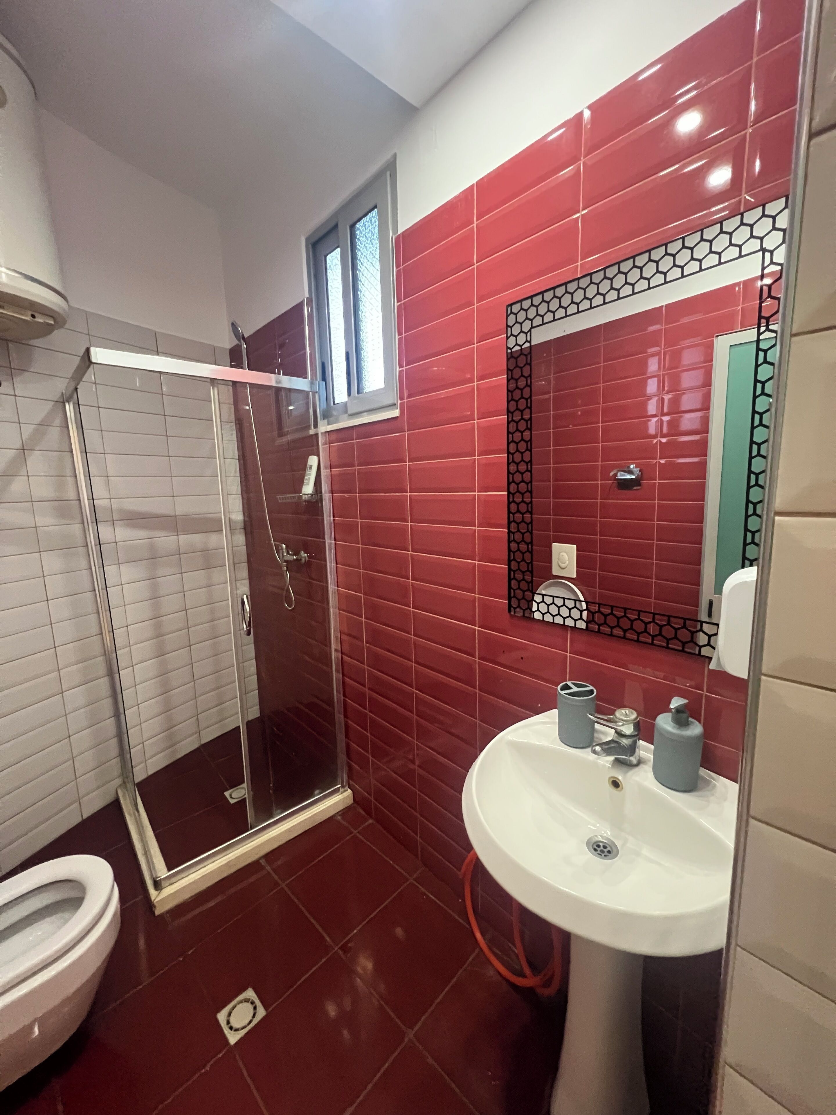 Doppia Classic, balcone, vista lago | Bagno | Doccia, asciugacapelli, asciugamani, sapone