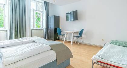 Cozy 2BR Apt Near Belvedere Palace