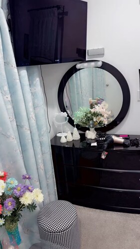 “Private Bedroom & Large Deck + Separate Entrance”