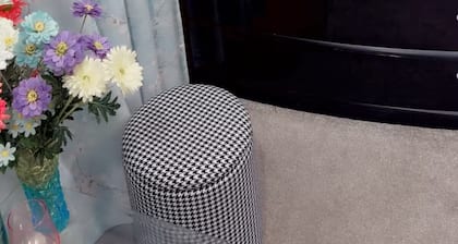 “Private Bedroom & Large Deck + Separate Entrance”