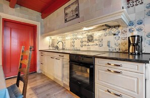 ميكروويف، فرن، موقد طهي مسطح، غسالة أطباق