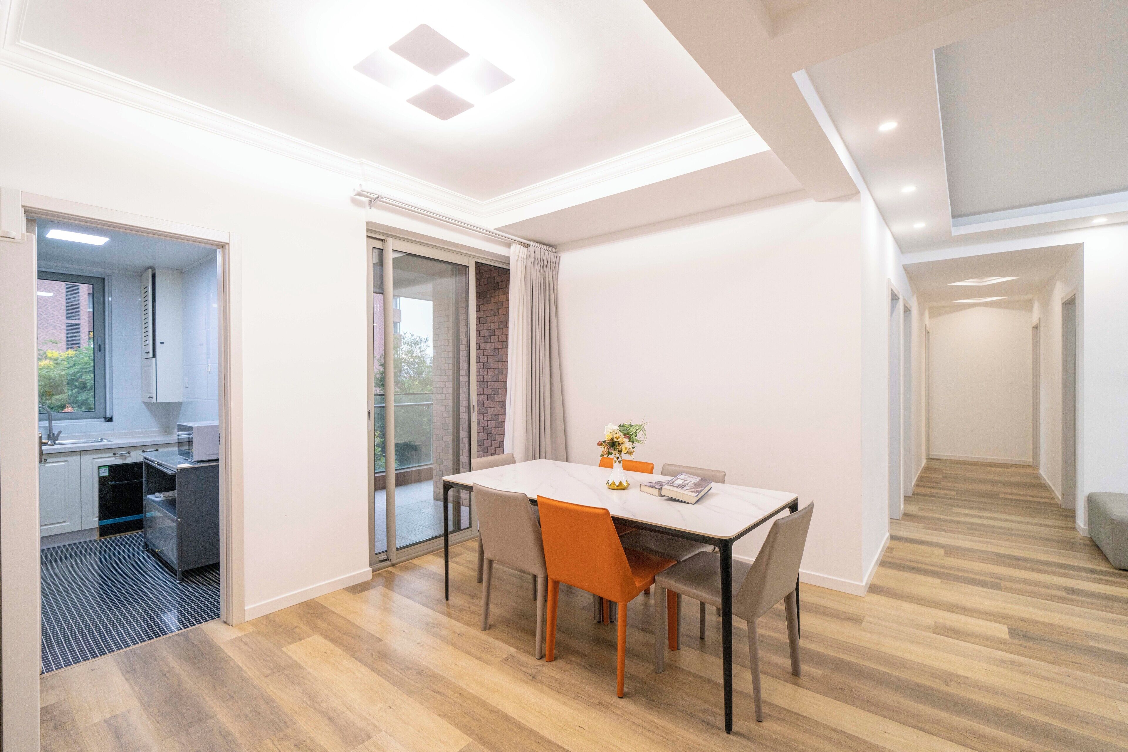 Superior Apartment, 4 Bedrooms, City View | Living room | Smart TV