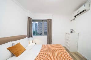Superior Apartment, 4 Bedrooms, City View | Blackout drapes, free WiFi - Tyms 4BR 2BA APT Riverside  (Shanghai)
