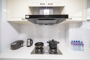 Superior Apartment, 4 Bedrooms, City View | Private kitchen - Tyms 4BR 2BA APT Riverside  (Shanghai)