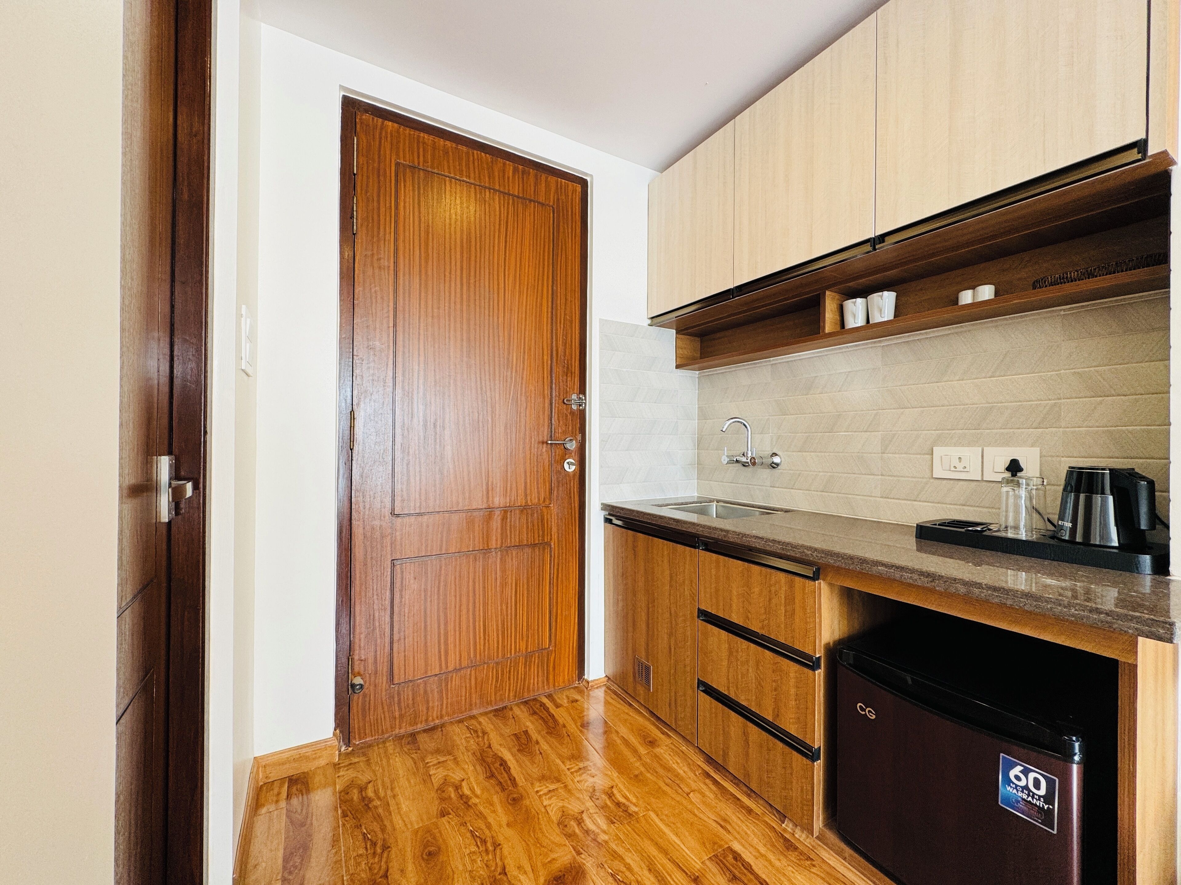 Premium bedding, in-room safe, laptop workspace, soundproofing