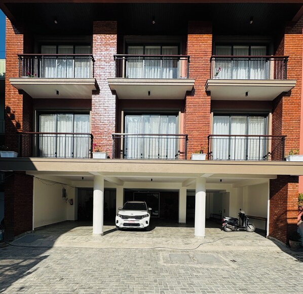 واجهة المنشأة