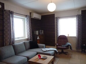 Comfort House, 2 Bedrooms, Pets Allowed, Hill View | Living area