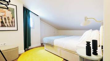 3 habitaciones, tabla de planchar con plancha, wifi y ropa de cama