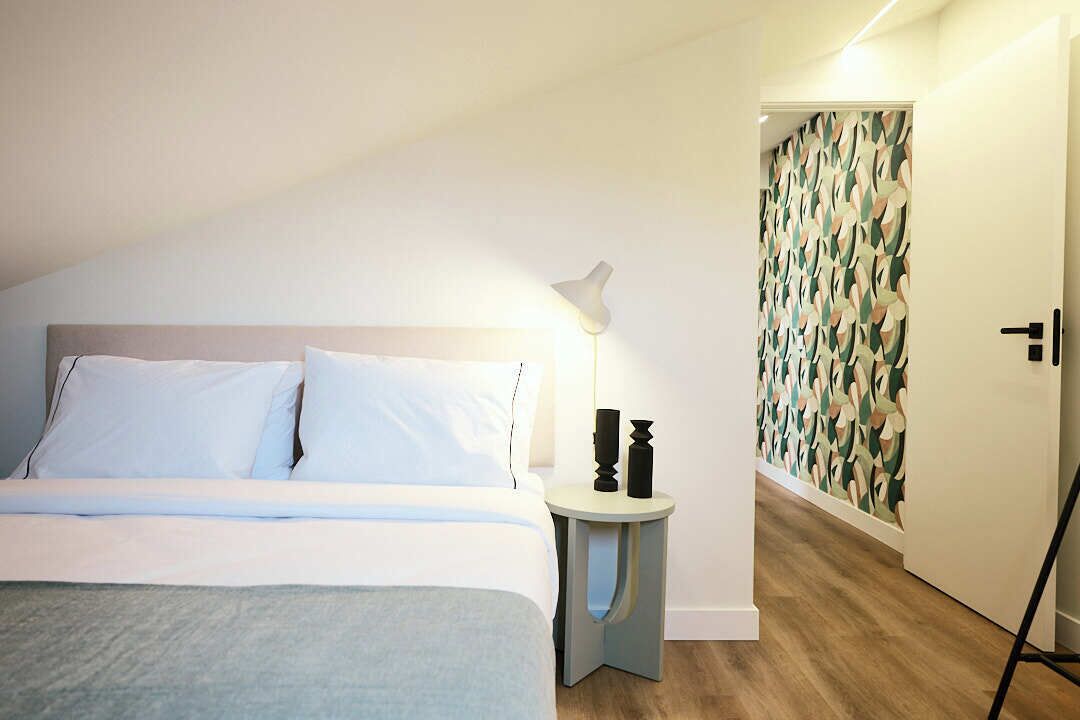 3 habitaciones, tabla de planchar con plancha, wifi y ropa de cama 