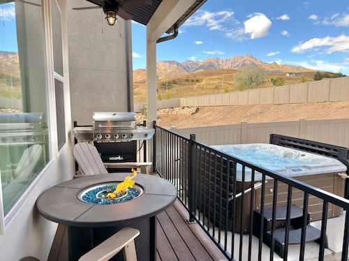 Roam Away From Home R4|Fire Pit |Office |Hot Tub