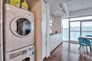 Phòng Suite Business, không hút thuốc, quang cảnh hồ | Giặt ủi