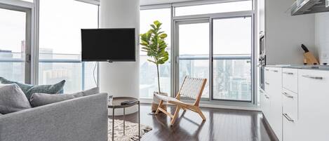 Club Suite, Non Smoking, City View | Living area | 44-inch TV with digital channels