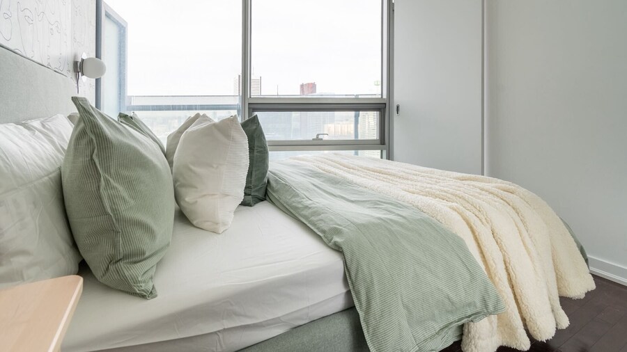 Harbour Suites & Towers Union Toronto