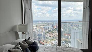 尊尚客房 | 書桌、免費 Wi-Fi、床單