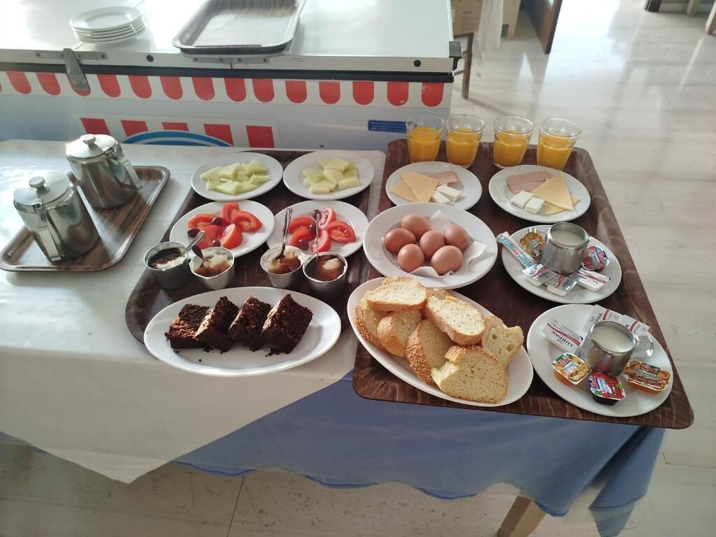 Desayuno continental todos los días (con cargo) 