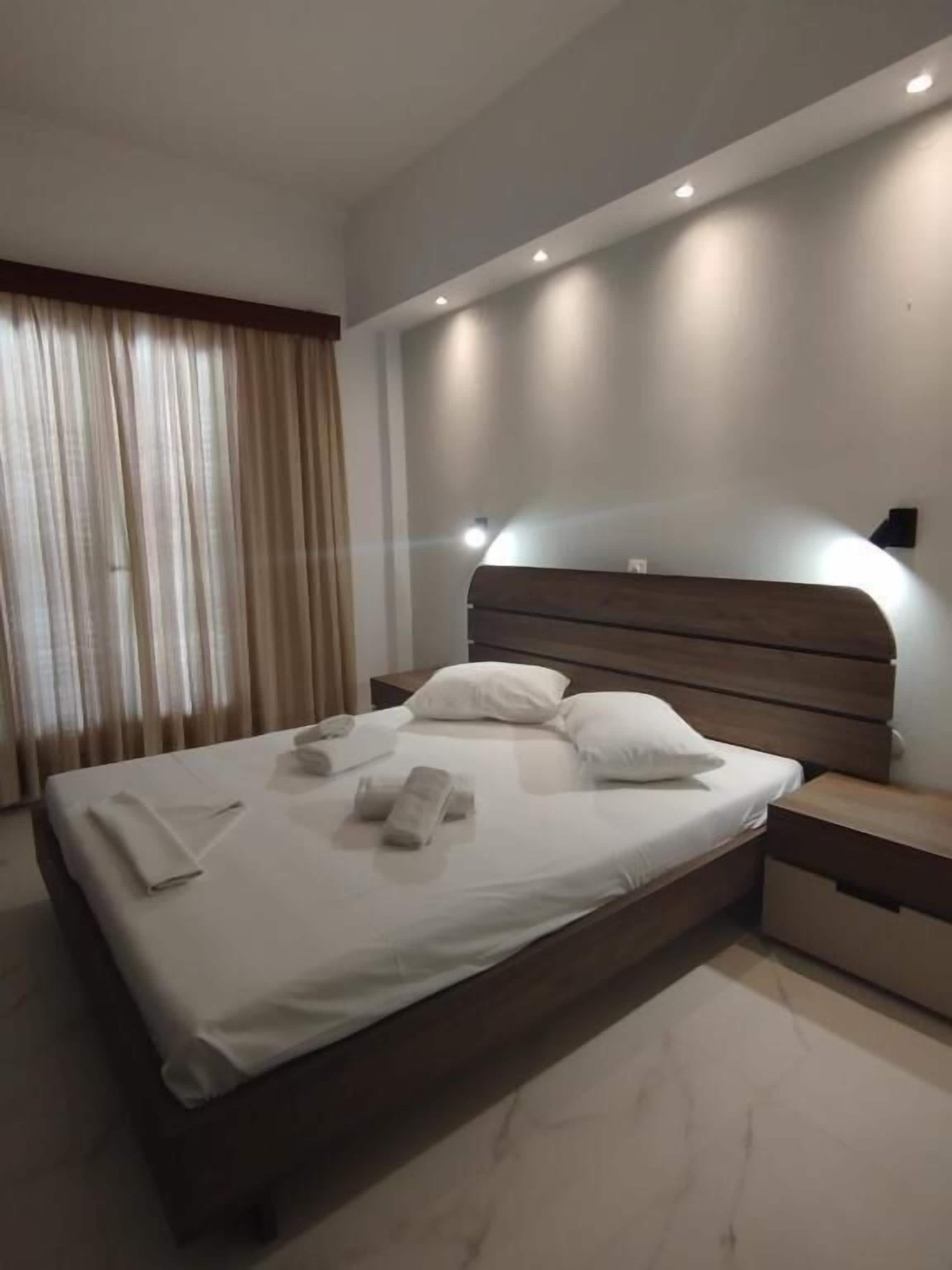 Comfort Double or Twin Room, Balcony, Courtyard View | Laptop workspace, free WiFi
