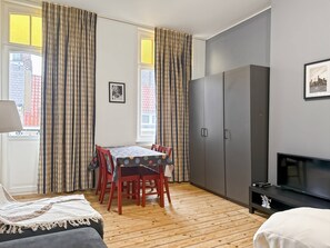 Studio, Mehrere Schlafzimmer | Wohnzimmer
