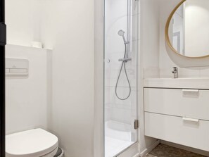 Studio, Multiple Bedrooms | Bathroom - New Self Check In Studio 2 Floor Near Chatelain (Brussels)