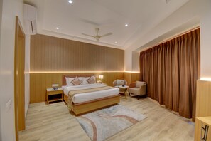 Suite Deluks | Meja kerja, ruang kerja ramah laptop, dan Wi-Fi gratis