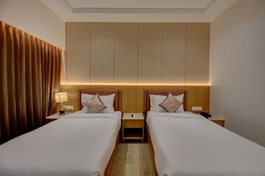 Deluxe Twin Room | Desk, laptop workspace, free WiFi