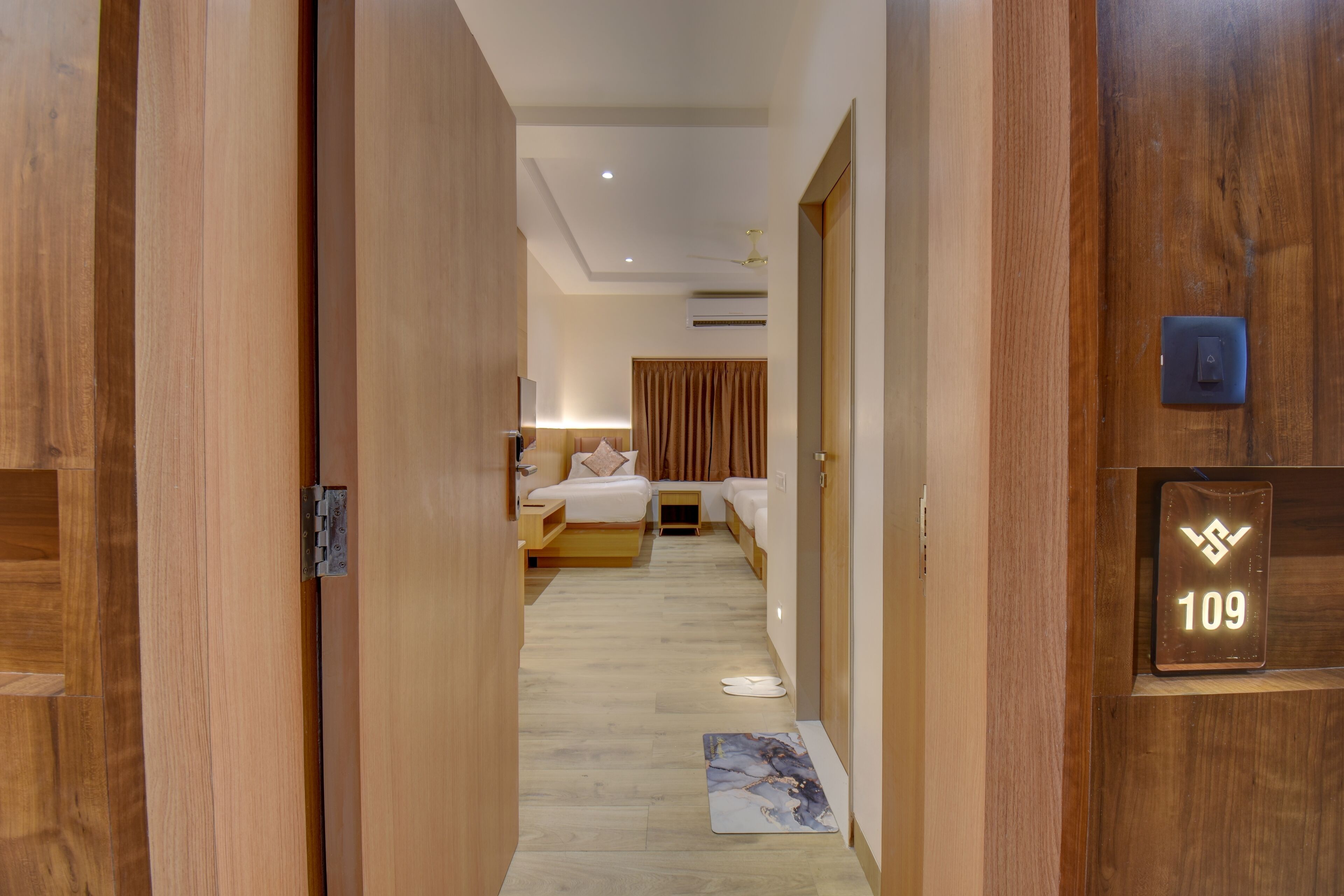 Deluxe Quadruple Room