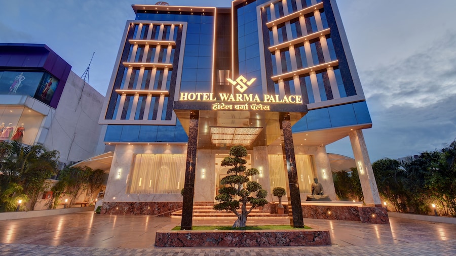 Hotel Warma Palace