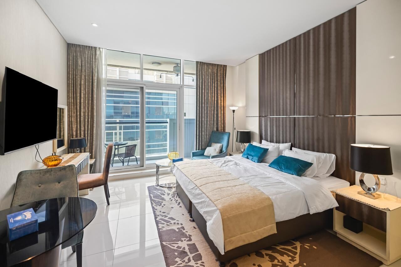 Zimmersafe, Verdunkelungsvorhänge, Bügeleisen/Bügelbrett