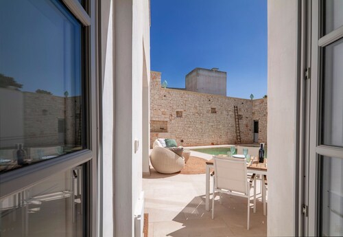 Salento historic home with pool and jacuzzi, 5 minutes from the beaches of Castro