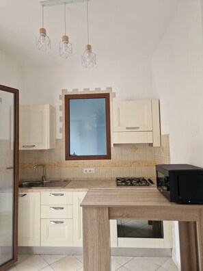 Microwave, oven
