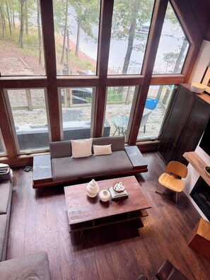 Fernseher, Kamin, Arbeitsbereiche