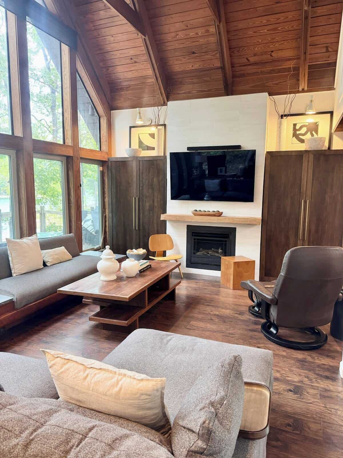 TV, fireplace, offices