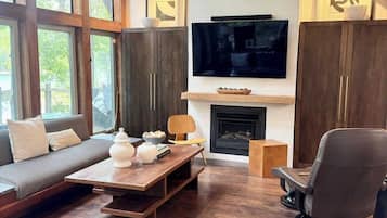 TV, fireplace, offices