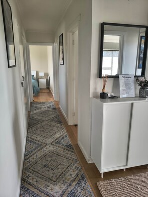 3 chambres, fer et planche à repasser, Wi-Fi, draps fournis