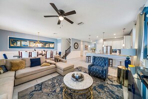 TV, fotballspill og kontorer