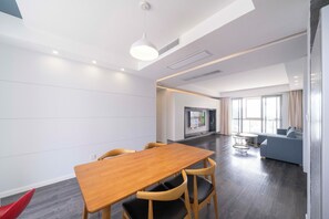 Superior Apartment, 3 Bedrooms, City View | Living room | Smart TV