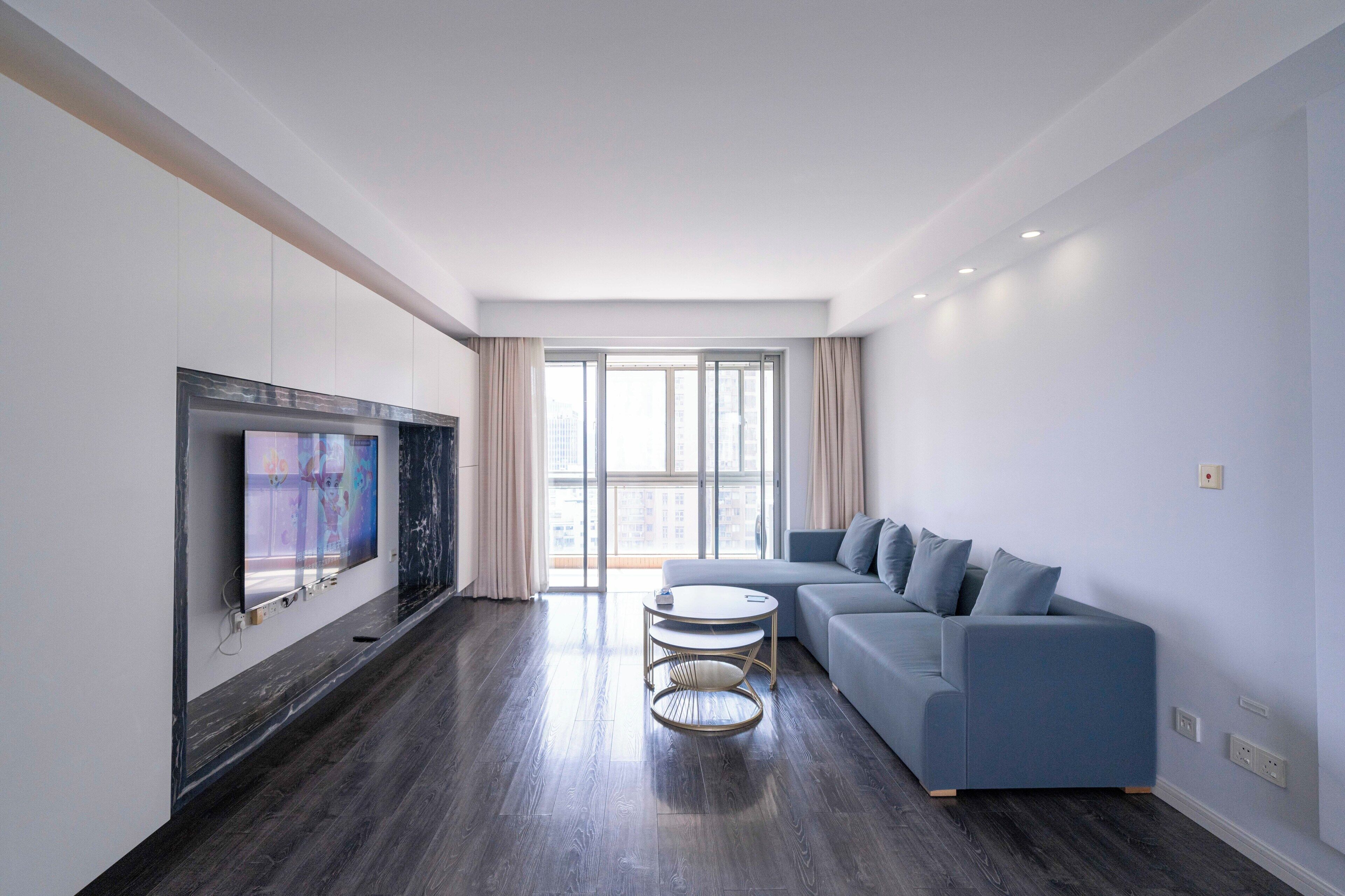 Superior Apartment, 3 Bedrooms, City View | Living room | Smart TV