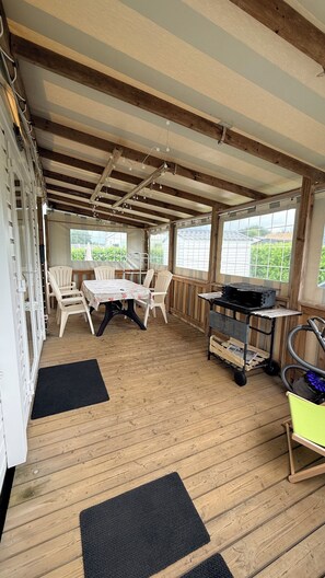 Dining - Mobile home in 4 * campsite with swimming pool (Assérac)