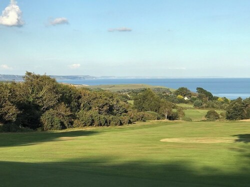 Lovely Cottage close to Otter Valley Nature reserve 2 miles from Devon beach