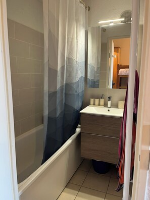 Haartrockner, Toilettenpapier