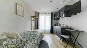 1 chambre, fer et planche Ă repasser, Wi-Fi gratuit, draps fournis