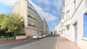 Unclassified image, 3 of 21, button - Le 4B - Designer air-conditioned apartment in the city center (Vichy)