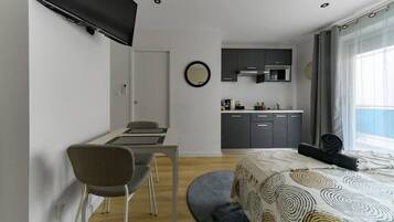 1 chambre, fer et planche à repasser, Wi-Fi gratuit, draps fournis