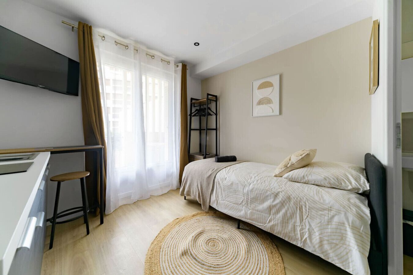 1 slaapkamer, een strijkplank/strijkijzer, gratis wifi, beddengoed