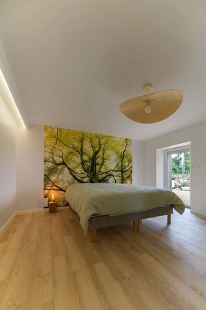 3 多间卧室、办公桌、熨斗/熨衣板、旅行婴儿��床