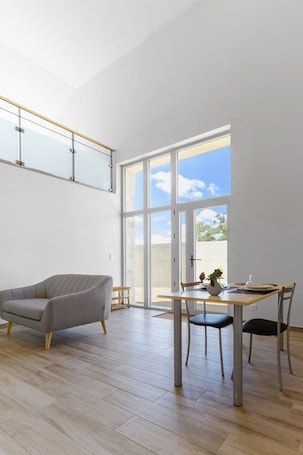 Interior. Le Petit Penaud - Air-conditioned duplex apartment in a quiet location