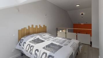 1 bedroom, desk, iron/ironing board, travel cot