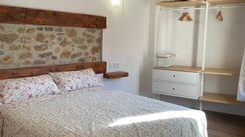 3 dormitorios, tabla de planchar con plancha, wifi y ropa de cama